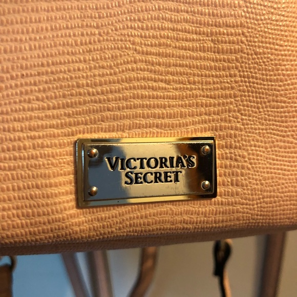 *SOLD* Victoria’s Secret pink mini leather bag - Picture 5 of 5